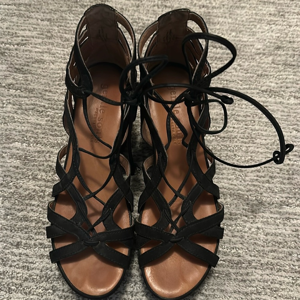 Fabulous and comfortable black strappy wedges